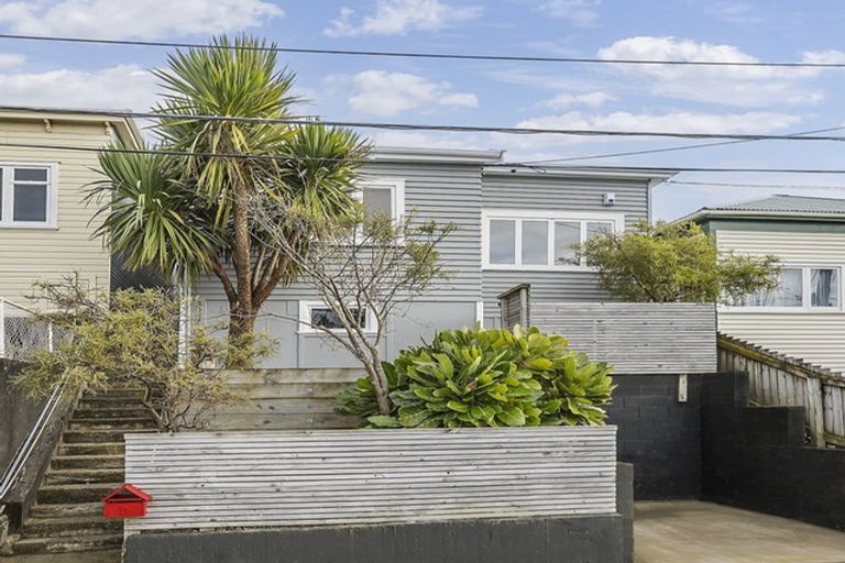 Photo of property in 9 Torquay Terrace, Newtown, Wellington, 6021