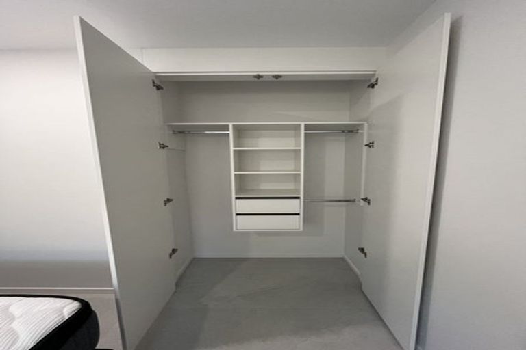 Photo of property in 15a Aronia Way, Goodwood Heights, Auckland, 2105