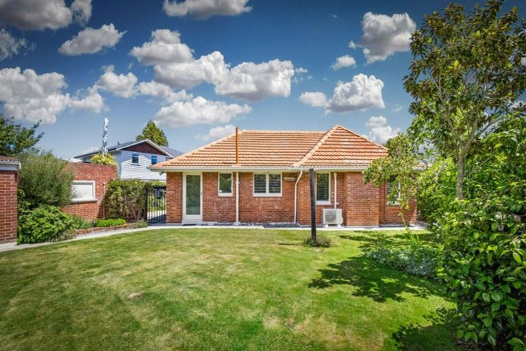 Photo of property in 2/188 Clyde Road, Burnside, Christchurch, 8053