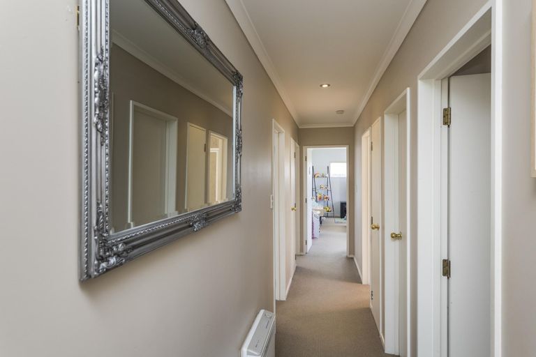 Photo of property in 31 Strachan Way, Highbury, Palmerston North, 4412