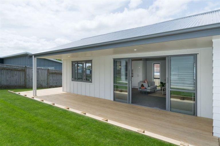 Photo of property in 24 Poplar Grove, Feilding, 4702