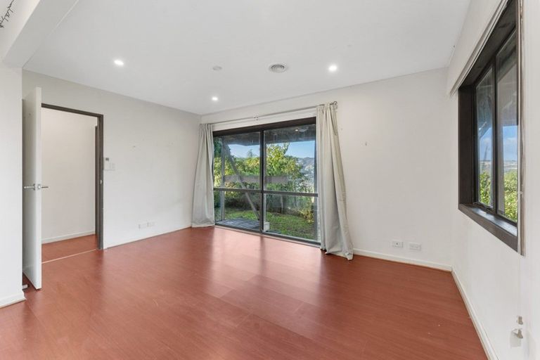 Photo of property in 37 Westhaven Drive, Tawa, Wellington, 5028