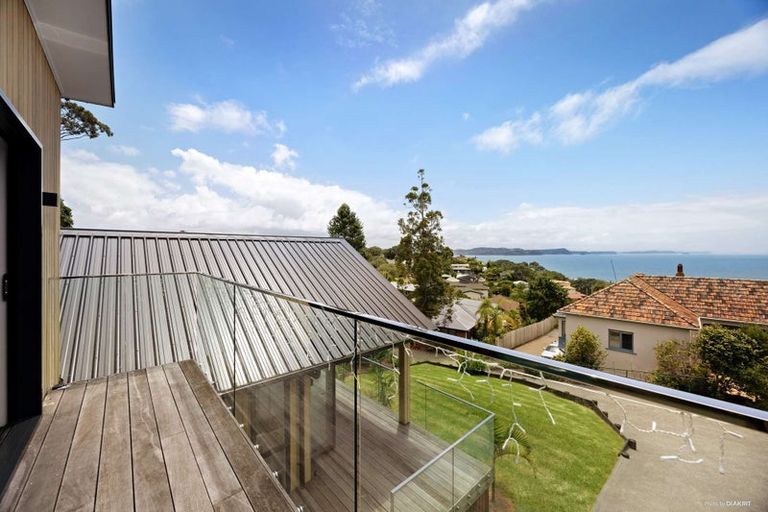 Photo of property in 2d Vipond Road, Stanmore Bay, Whangaparaoa, 0932