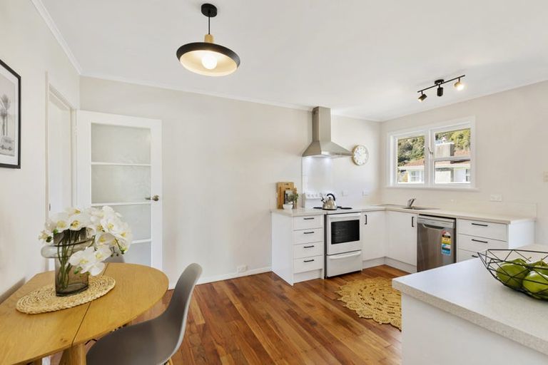 Photo of property in 6b Heather Grove, Fairfield, Lower Hutt, 5011