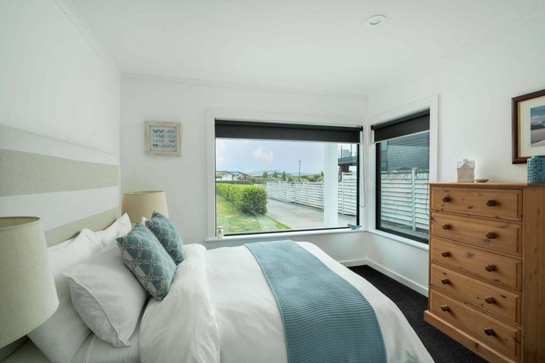 Photo of property in 20 Pukenamu Road, Rainbow Point, Taupo, 3330