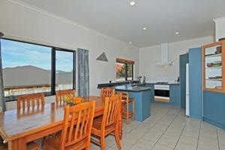 Photo of property in 9a Ormrod Grove, Riverstone Terraces, Upper Hutt, 5018