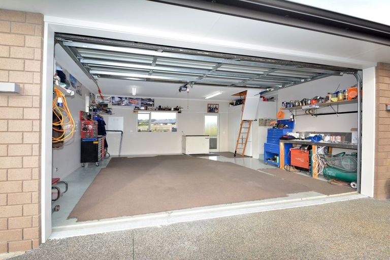 Photo of property in 18 Grandvista Drive, Green Island, Dunedin, 9018