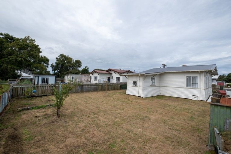 Photo of property in 9 Preston Street, Eltham, 4322