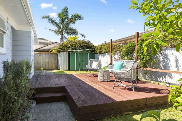 Photo of property in 10 Valley Road, Waiuku, 2123