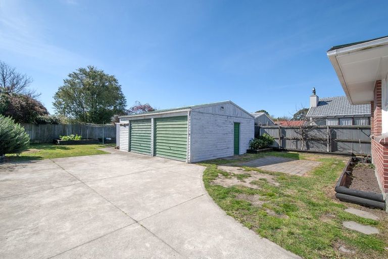 Photo of property in 413 Linwood Avenue, Bromley, Christchurch, 8062