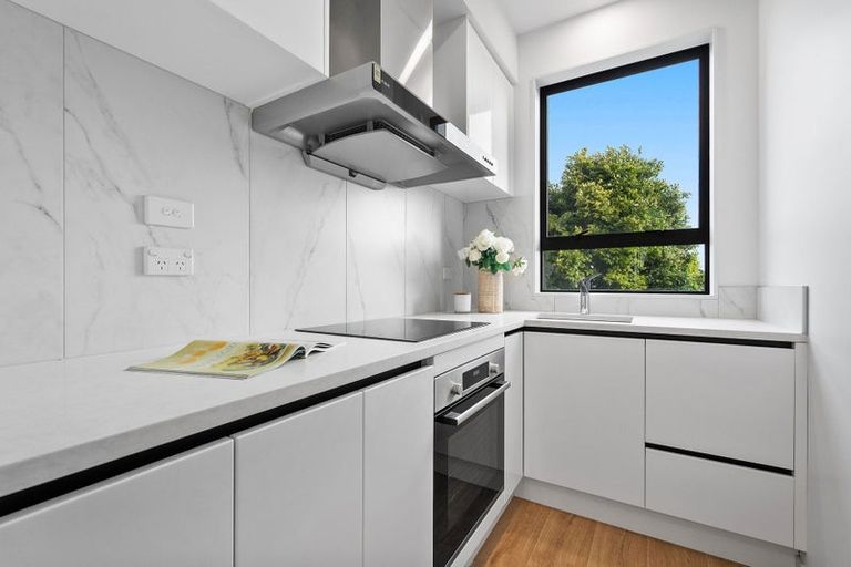 Photo of property in 4b Fowler Street, Northcote, Auckland, 0627