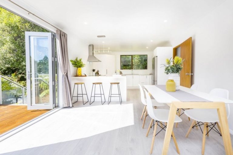 Photo of property in 8 Chichester Drive, Pinehaven, Upper Hutt, 5019