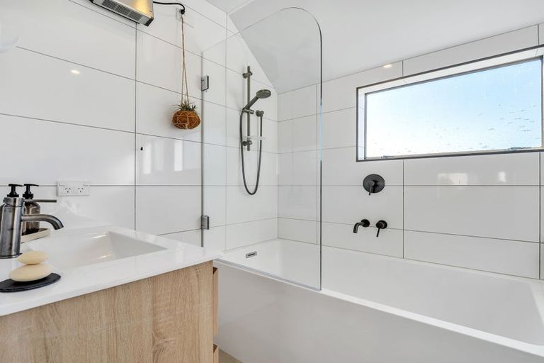 Photo of property in 2/506 Devonport Road, Tauranga South, Tauranga, 3112