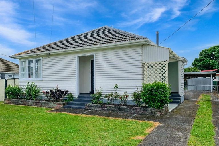 Photo of property in 16 Victory Place, Aramoho, Whanganui, 4500