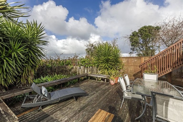Photo of property in 2/9 Cashmere Place, Glenfield, Auckland, 0629