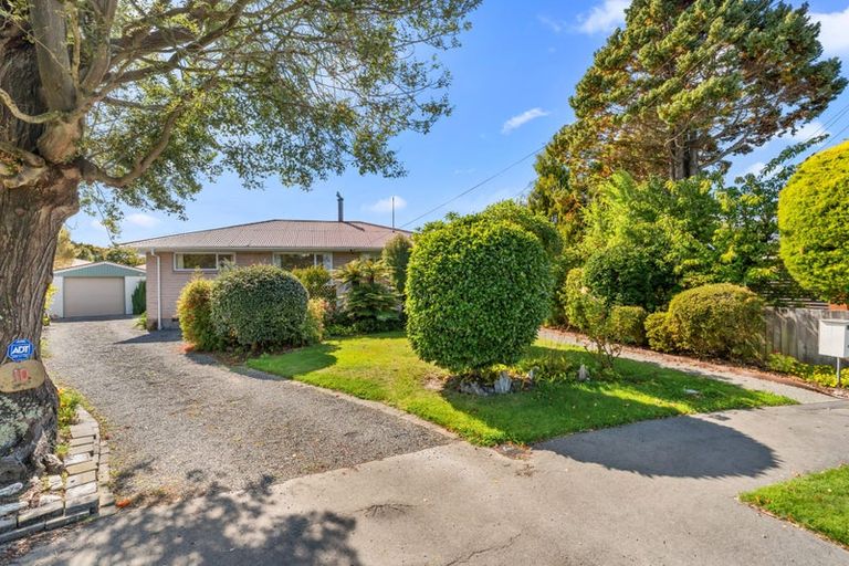 Photo of property in 10 Ron Place, Bishopdale, Christchurch, 8051