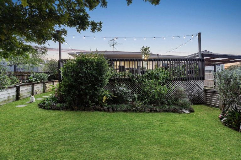 Photo of property in 1/33 O'donn Avenue, Beach Haven, Auckland, 0626