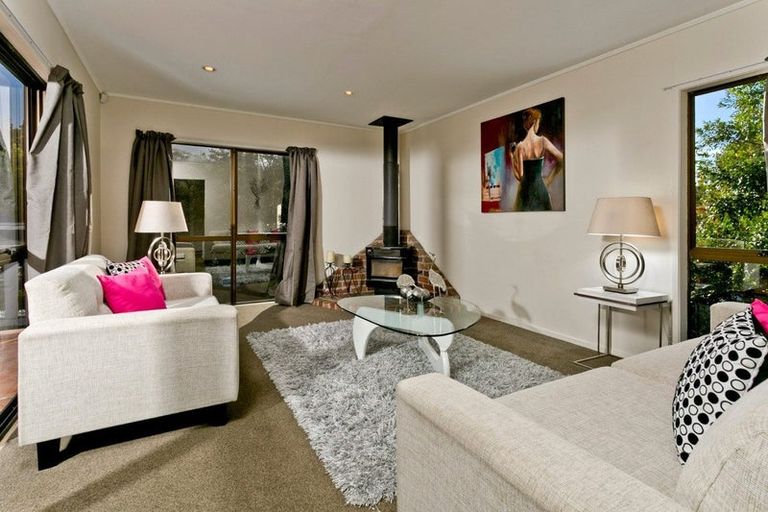 Photo of property in 81 Oaktree Avenue, Browns Bay, Auckland, 0630