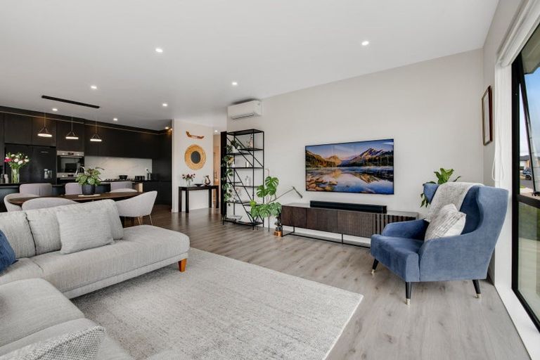 Photo of property in 22 Takurua Terrace, Orewa, 0931