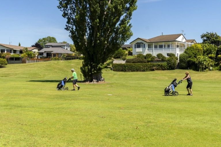 Photo of property in 56 Links View Drive, Omokoroa, 3114