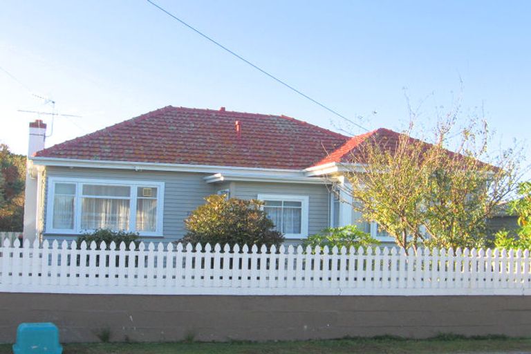Photo of property in 27 Montague Street, Alicetown, Lower Hutt, 5010