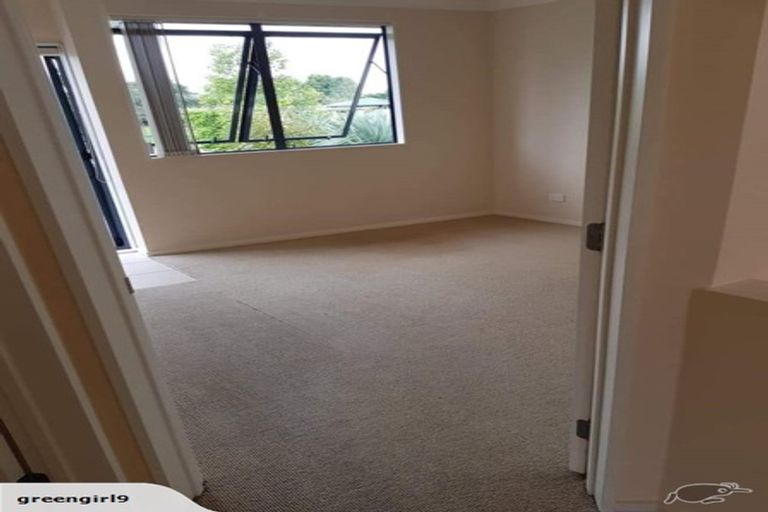 Photo of property in 12 Lone Tree Avenue, Te Atatu Peninsula, Auckland, 0610