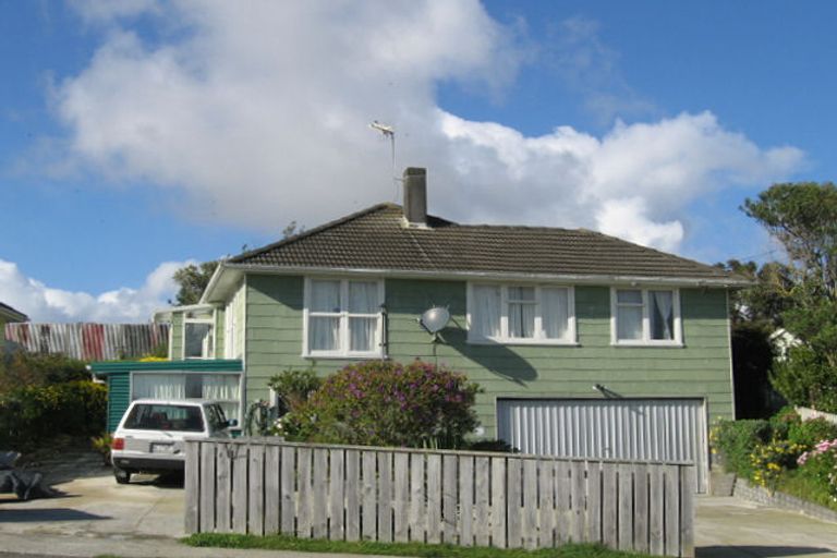 Photo of property in 10 Astrolabe Street, Cannons Creek, Porirua, 5024