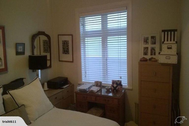 Photo of property in 9 Herald Terrace, Berhampore, Wellington, 6023