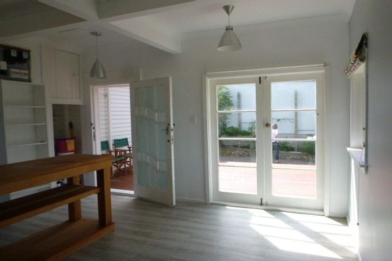 Photo of property in 33 Toi Street, Otaki Beach, Otaki, 5512