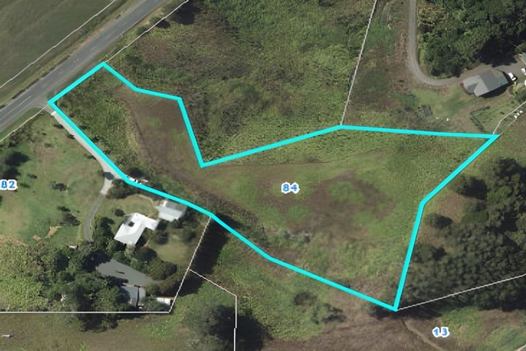 Photo of property in 84 Kiwitahi Road, Helensville, 0875