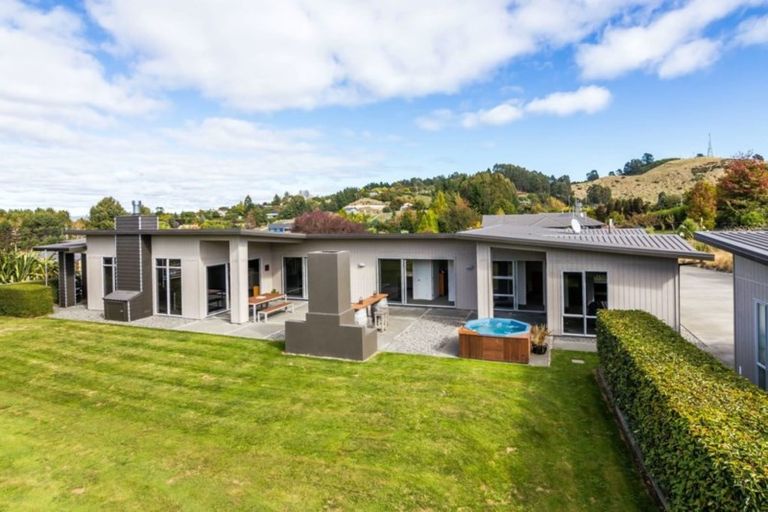 Photo of property in 27 Loch Views Road, Acacia Bay, Taupo, 3385
