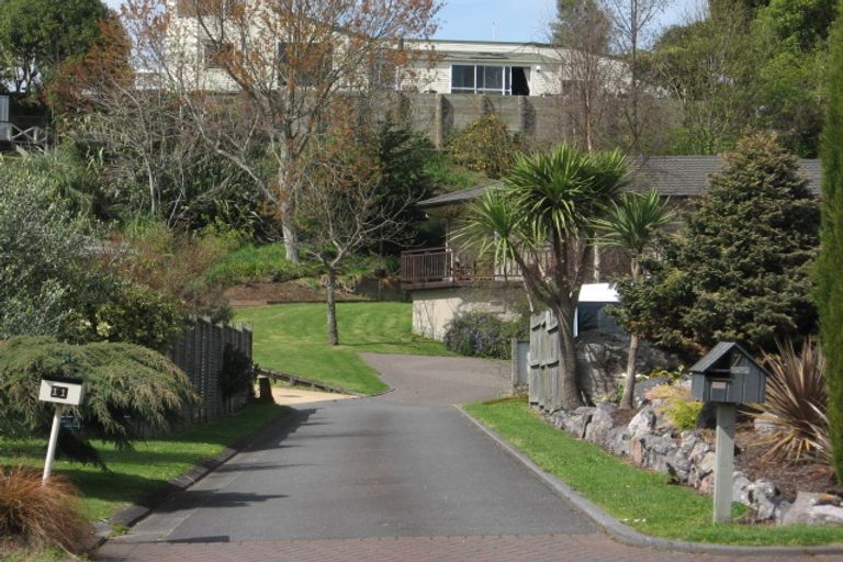Photo of property in 11 Capricorn Place, Kawaha Point, Rotorua, 3010