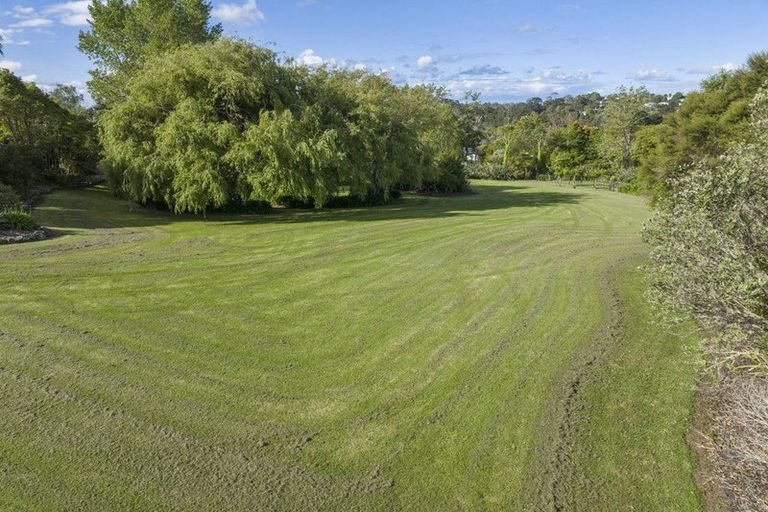 Photo of property in 97 Shaw Road, Oratia, Auckland, 0604