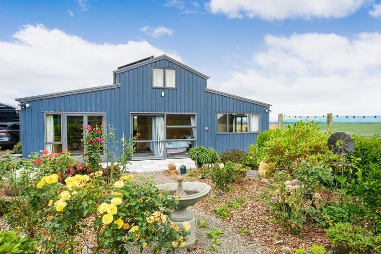 Photo of property in 21 Sutherland Road, Sanson, Palmerston North, 4479