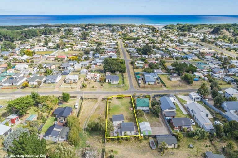 Photo of property in 15 Barling Street, Himatangi Beach, Foxton, 4891