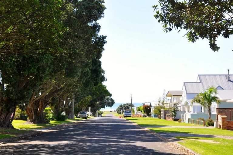 Photo of property in 39 Ocean View Road, Waihi Beach, 3611