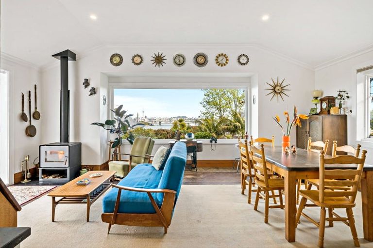 Photo of property in 34 Seaview Avenue, Northcote, Auckland, 0627