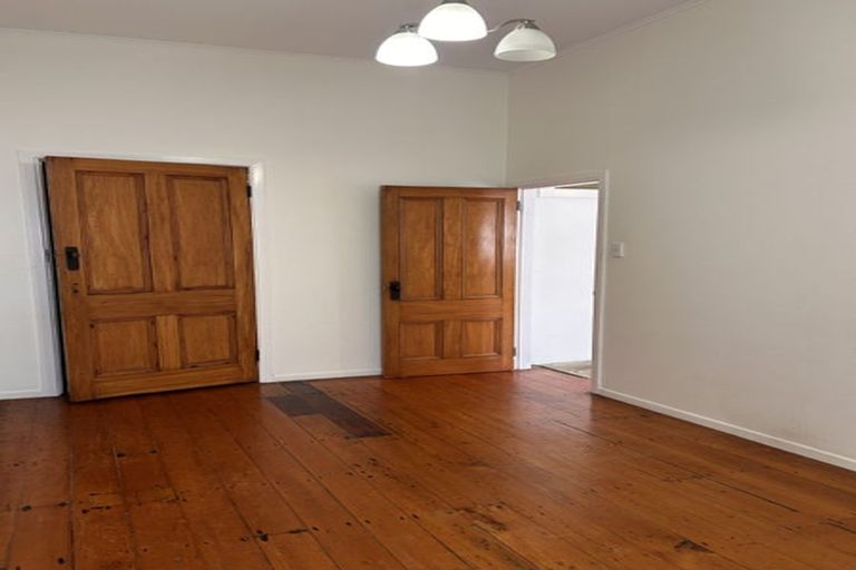 Photo of property in 39 Thompson Street, Mount Cook, Wellington, 6011