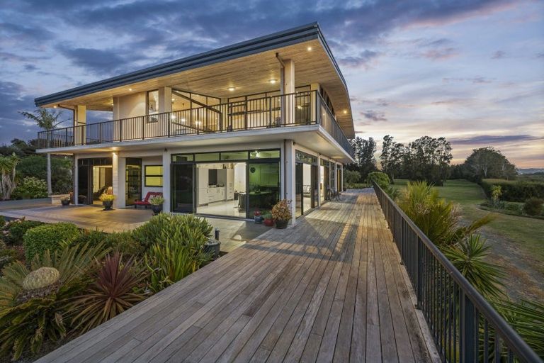 Photo of property in 56 Thelma Road, Mangawhai Heads, Mangawhai, 0505