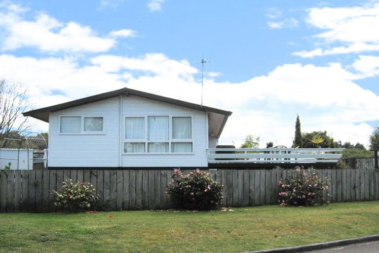 Photo of property in 2/7 Winston Street, Acacia Bay, Taupo, 3330
