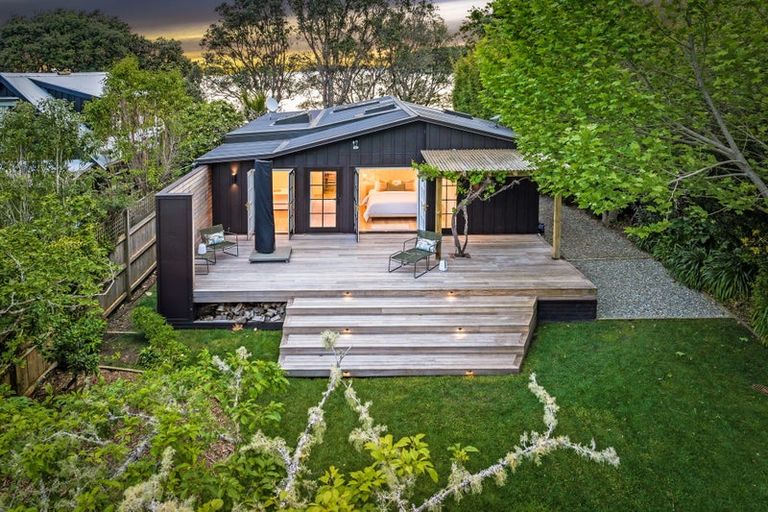 Photo of property in 74 Clinton Road, Tawharanui Peninsula, Matakana, 0986