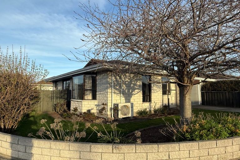 Photo of property in 1/52b Chipping Lane, Redwood, Christchurch, 8051
