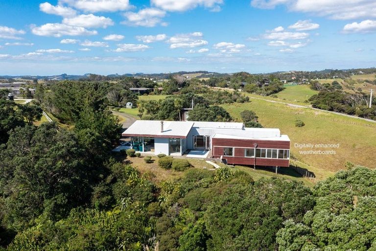 Photo of property in 449 Oaia Road, Muriwai, Waimauku, 0881