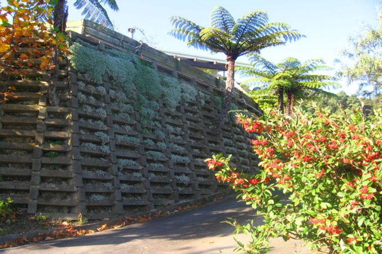 Photo of property in 45 Walter Road, Lowry Bay, Lower Hutt, 5013