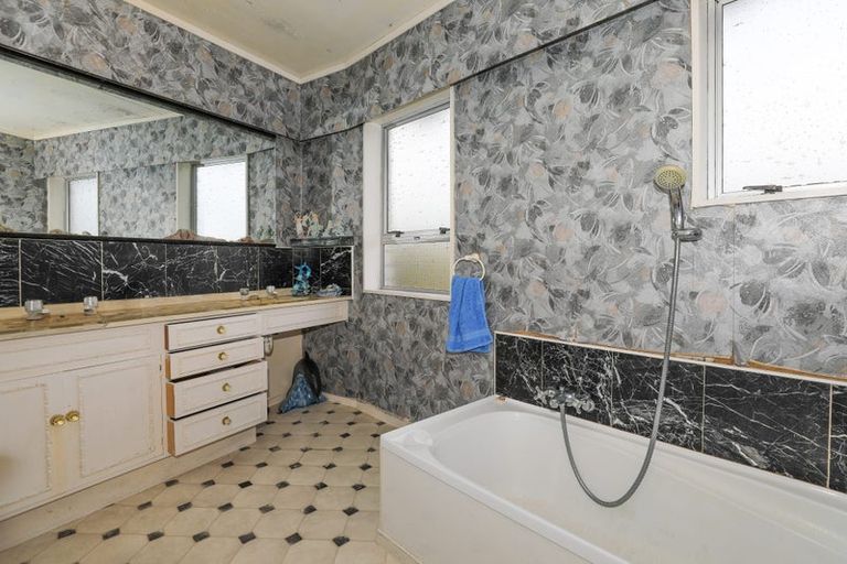 Photo of property in 36 Invergarry Road, Hilltop, Taupo, 3330