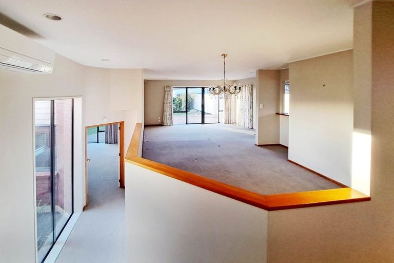 Photo of property in 18 Sharples Place, Somerville, Auckland, 2014