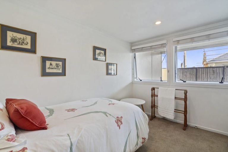 Photo of property in 1/58 Eversleigh Road, Belmont, Auckland, 0622