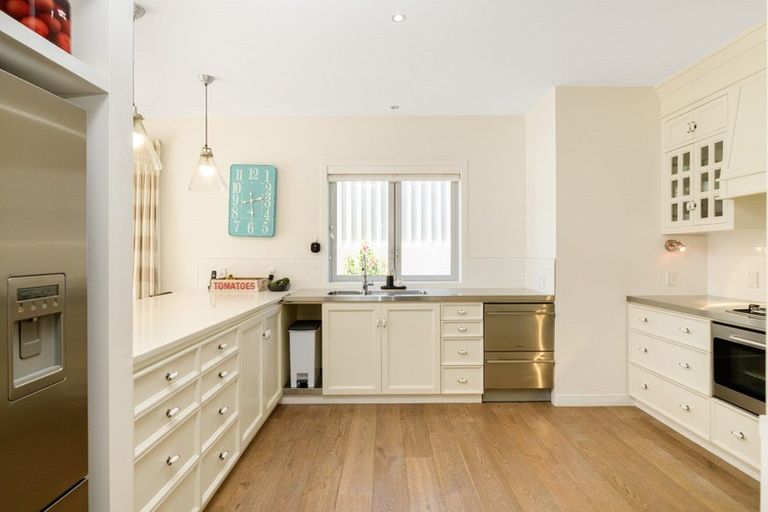 Photo of property in 215a Oceanbeach Road, Mount Maunganui, 3116