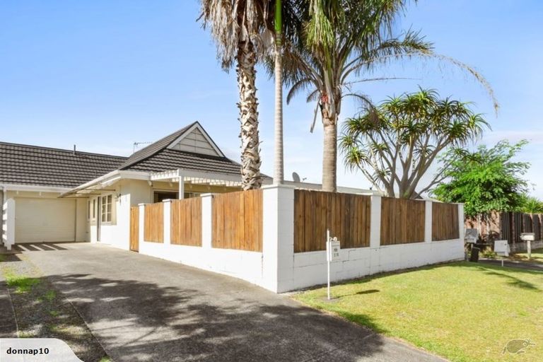 Photo of property in 2/10 Park Estate Road, Rosehill, Papakura, 2113