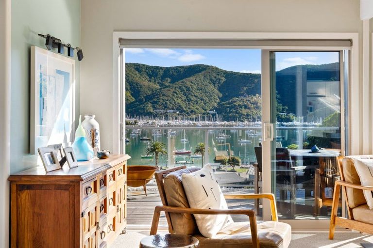 Photo of property in 7 Arthur Crescent, Waikawa, Picton, 7220